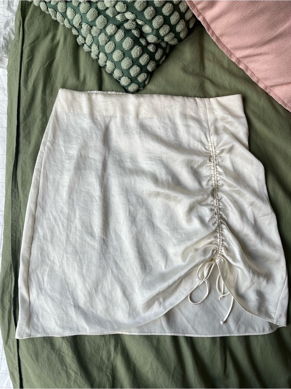 Aritizia Wilfred Ruched Mini Skirt